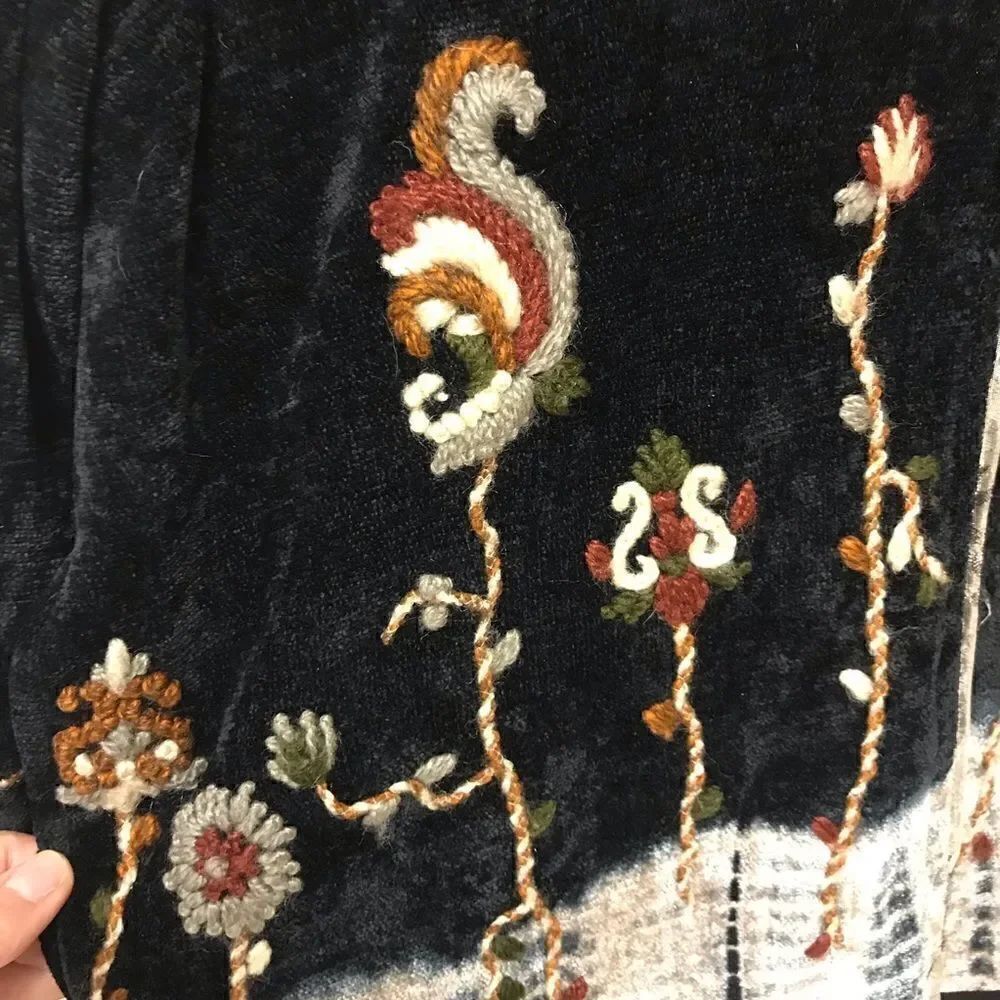 Vintage Flashback chenille embroidered jacket.  Size S/M/L - Picture 4 of 9